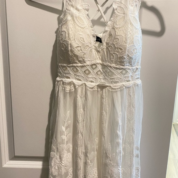 Vici maxi dress - Picture 2 of 3